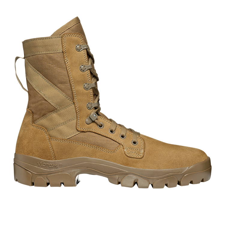 AR670-1 Boots